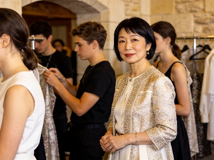 Dinan célèbre 30 ans de mode avec Ken Okada en invitée d’honneur Soyons Élégantes