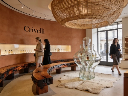Maison Crivelli fait vibrer la rue Saint-Honoré avec une expérience olfactive inédite Soyons Élégantes
